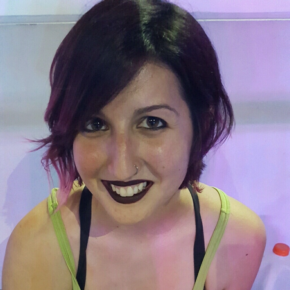Meet your Posher, Larissa